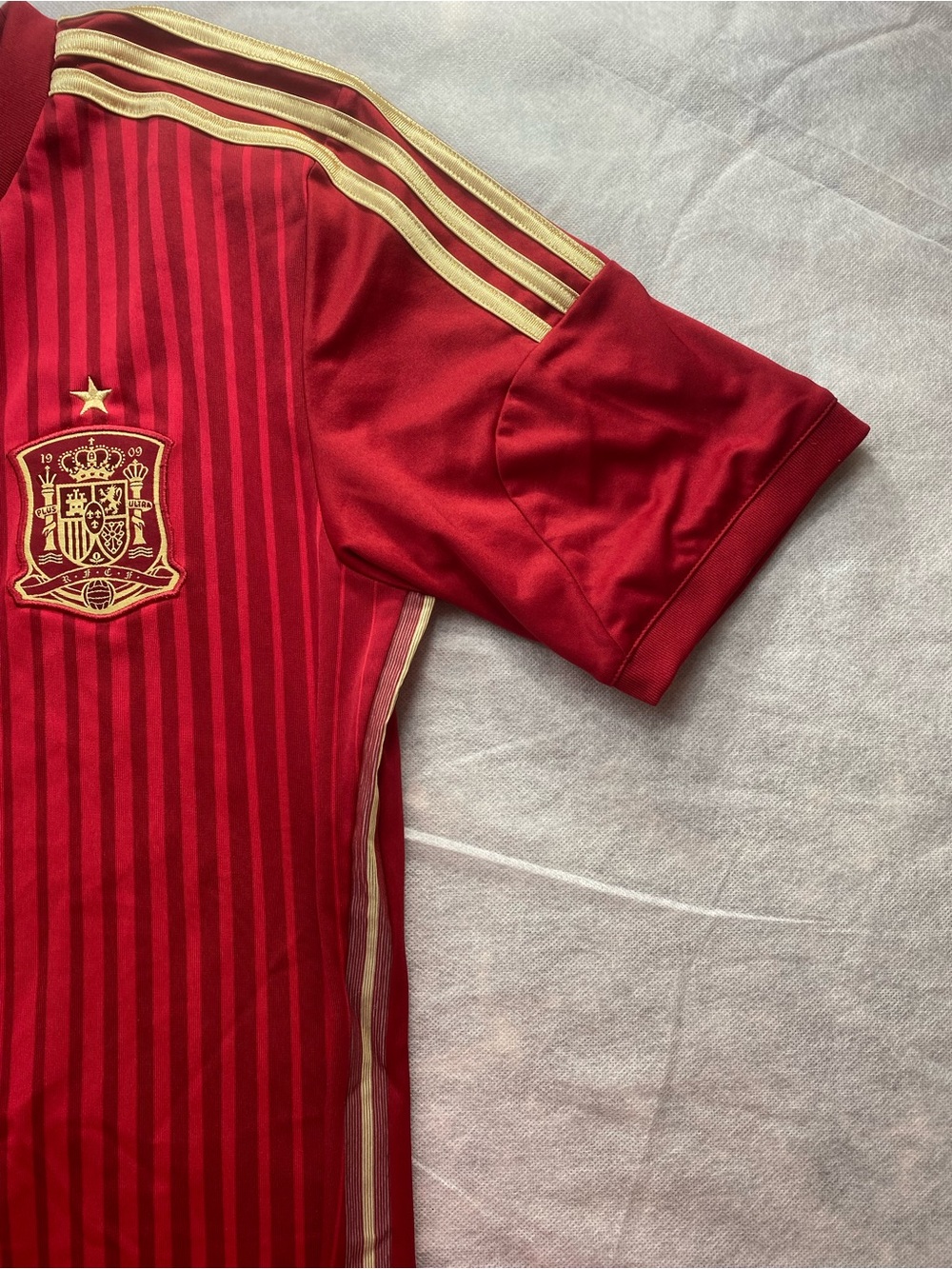 Adidas FIFA World Cup Champion 2010 Spain Collectible Soccer Football Jersey - Picture 4 of 7